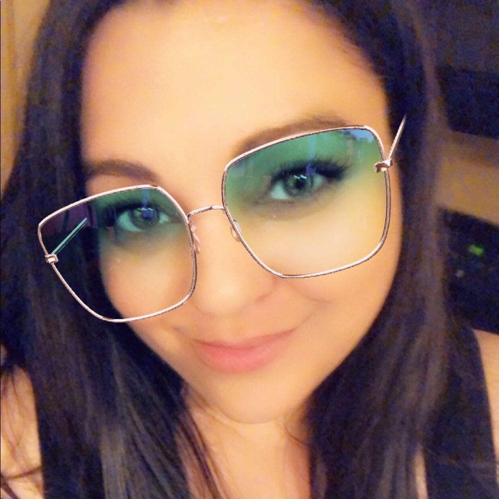 Meet your Posher, Marissa